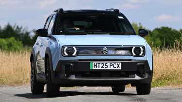 Renault 4 - front action